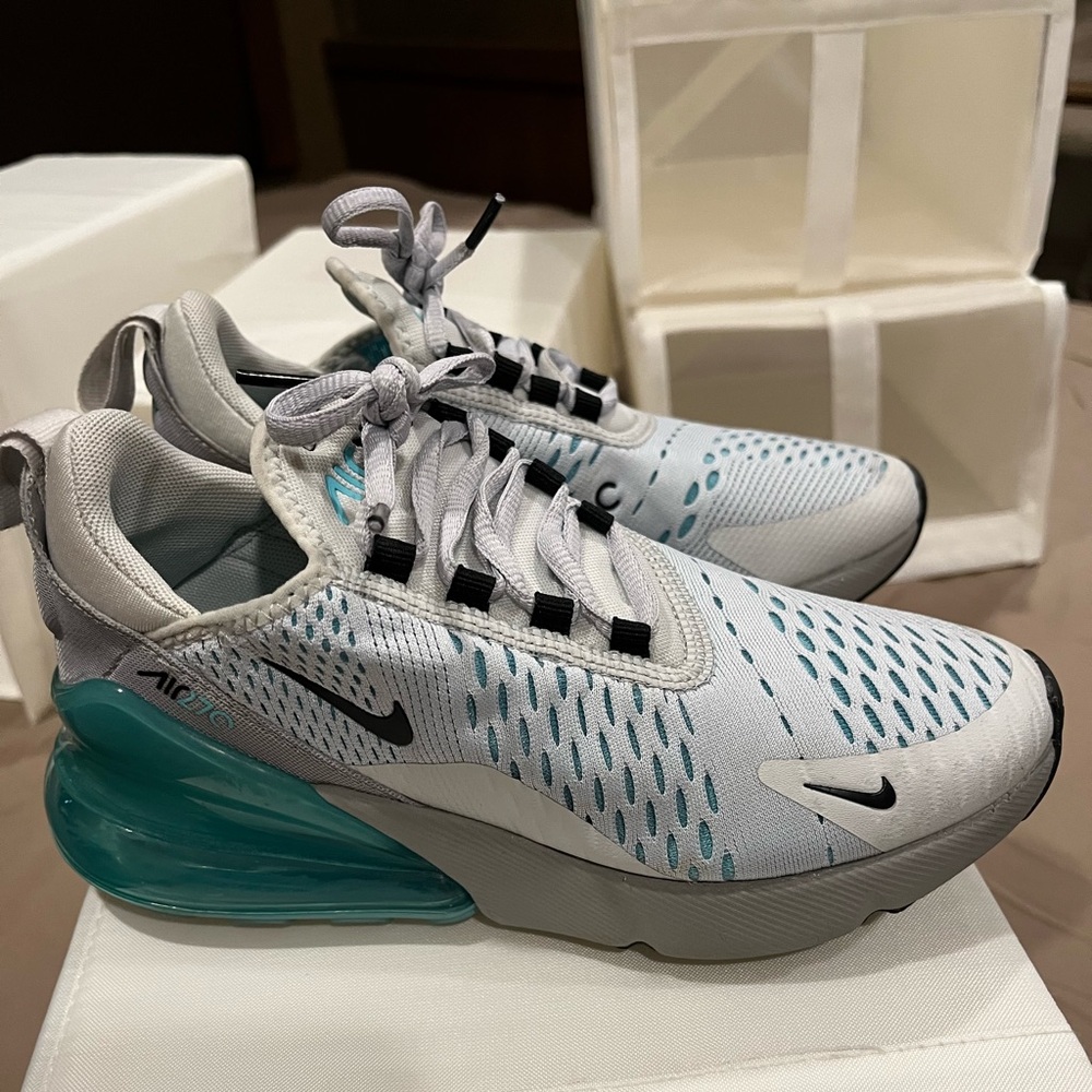 Air max 270 size women’s size 5